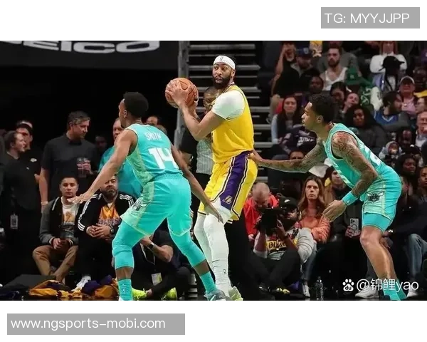 湖人无中锋阵容逆袭独行侠最后9分38秒狂胜19分展现强大实力 湖人无中锋阵容逆袭独行侠最后9分38秒狂胜19分展现强大实力